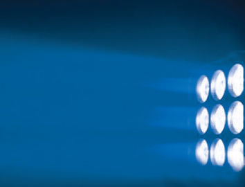 La luz móvil de la cabeza LED del club nocturno/llevó el color de la matriz RGBW que mezclaba 9pcs * 10W