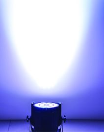 El IP impermeable Ip65 que valora la iluminación llevada disco de Dmx DJ, 6 en 1 par llevado 18pcs*10W puede encenderse con el enfoque