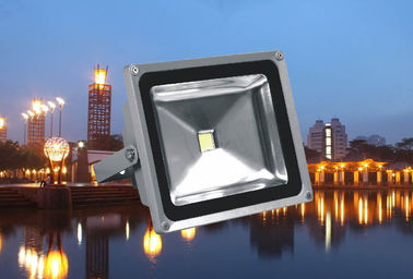 Luz de inundación llevada al aire libre del poder más elevado 10w - 100w color del blanco/Rgb para la etapa